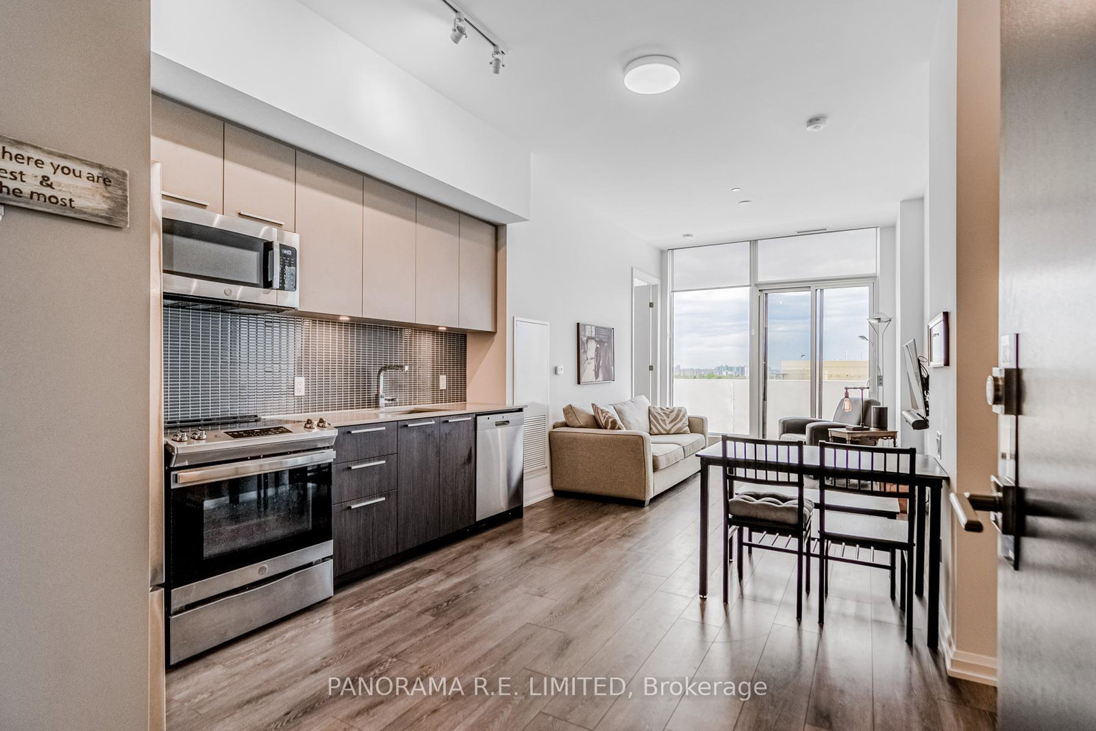 4208-dundas-street-w-etobicoke-ontario-w13006194