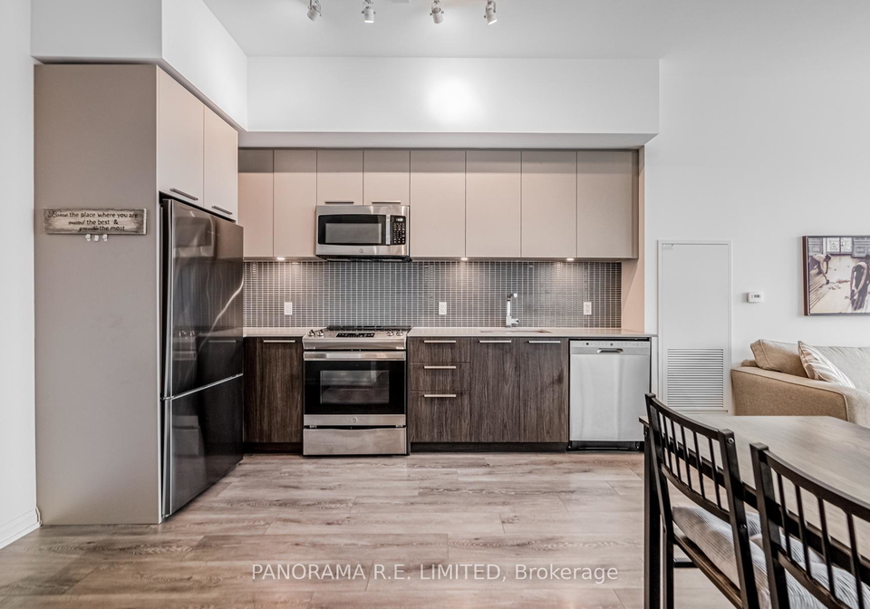 4208-dundas-street-w-etobicoke-ontario-w13006194