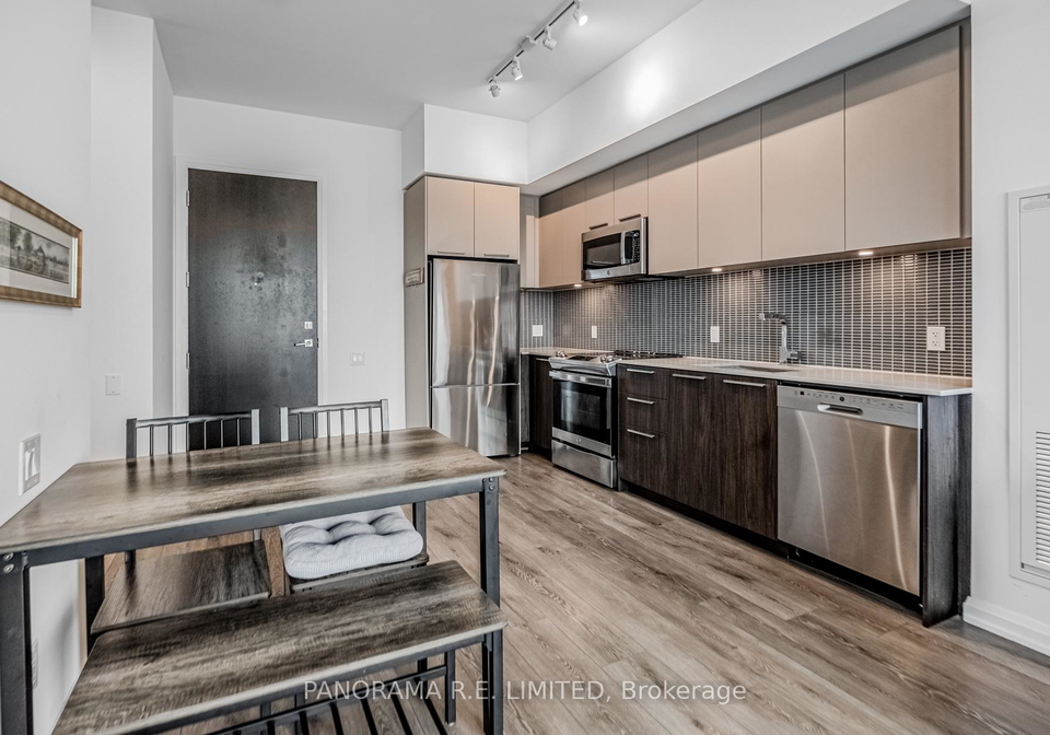 4208-dundas-street-w-etobicoke-ontario-w13006194