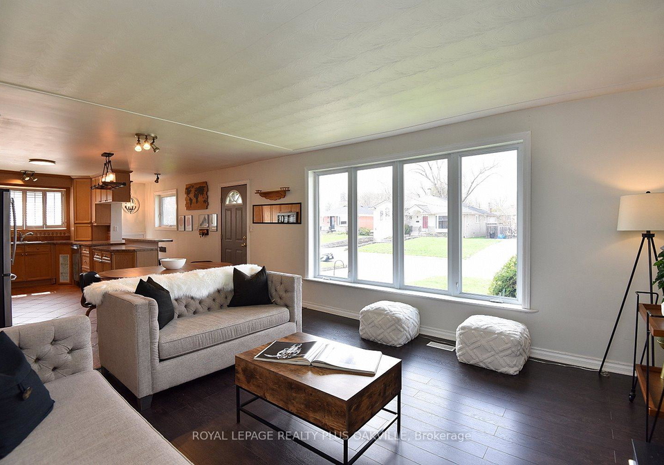 1304-bunnell-drive-burlington-ontario-w13006302