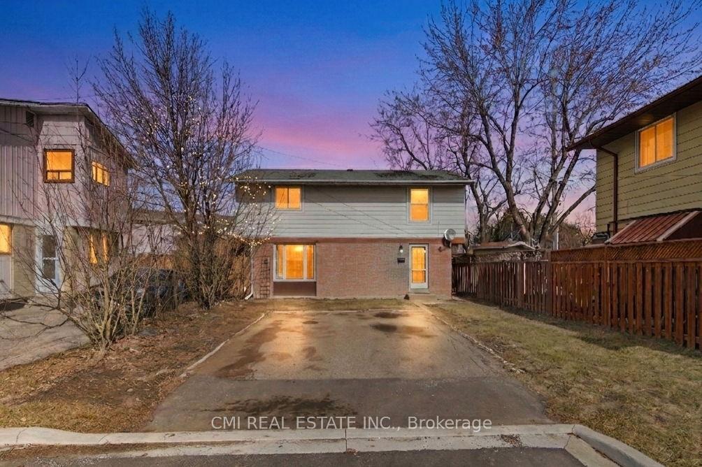 8-huronia-court-brampton-ontario-w13006368
