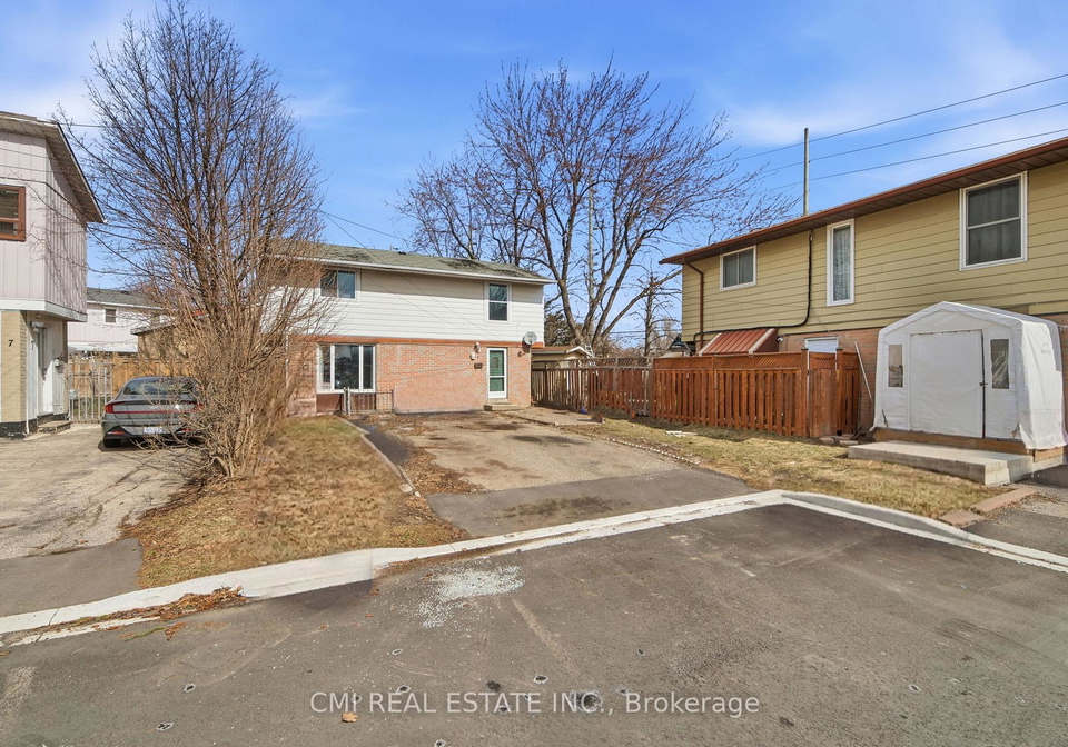 8-huronia-court-brampton-ontario-w13006368