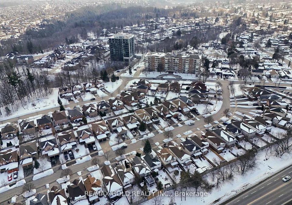 18-russell-street-halton-hills-ontario-w13006792