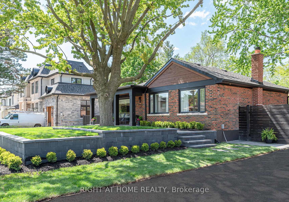 562-weir-avenue-oakville-ontario-w13006830