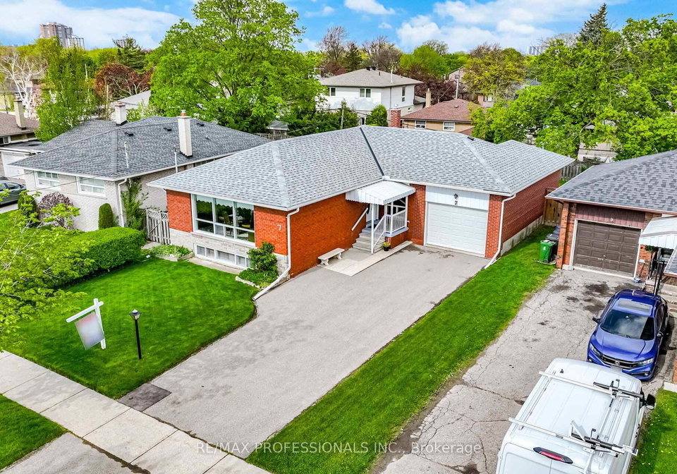 7-pettit-drive-etobicoke-ontario-w13007172