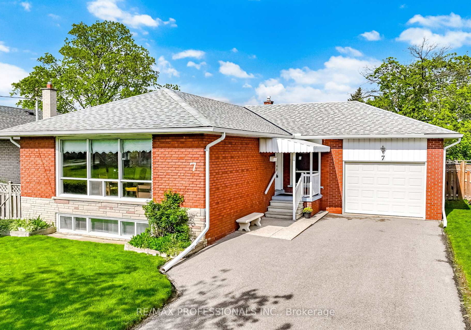 7-pettit-drive-etobicoke-ontario-w13007172