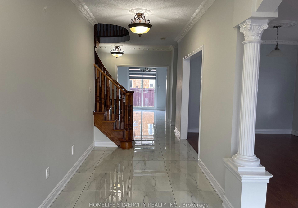 4-runnymede-crescent-brampton-ontario-w13007282