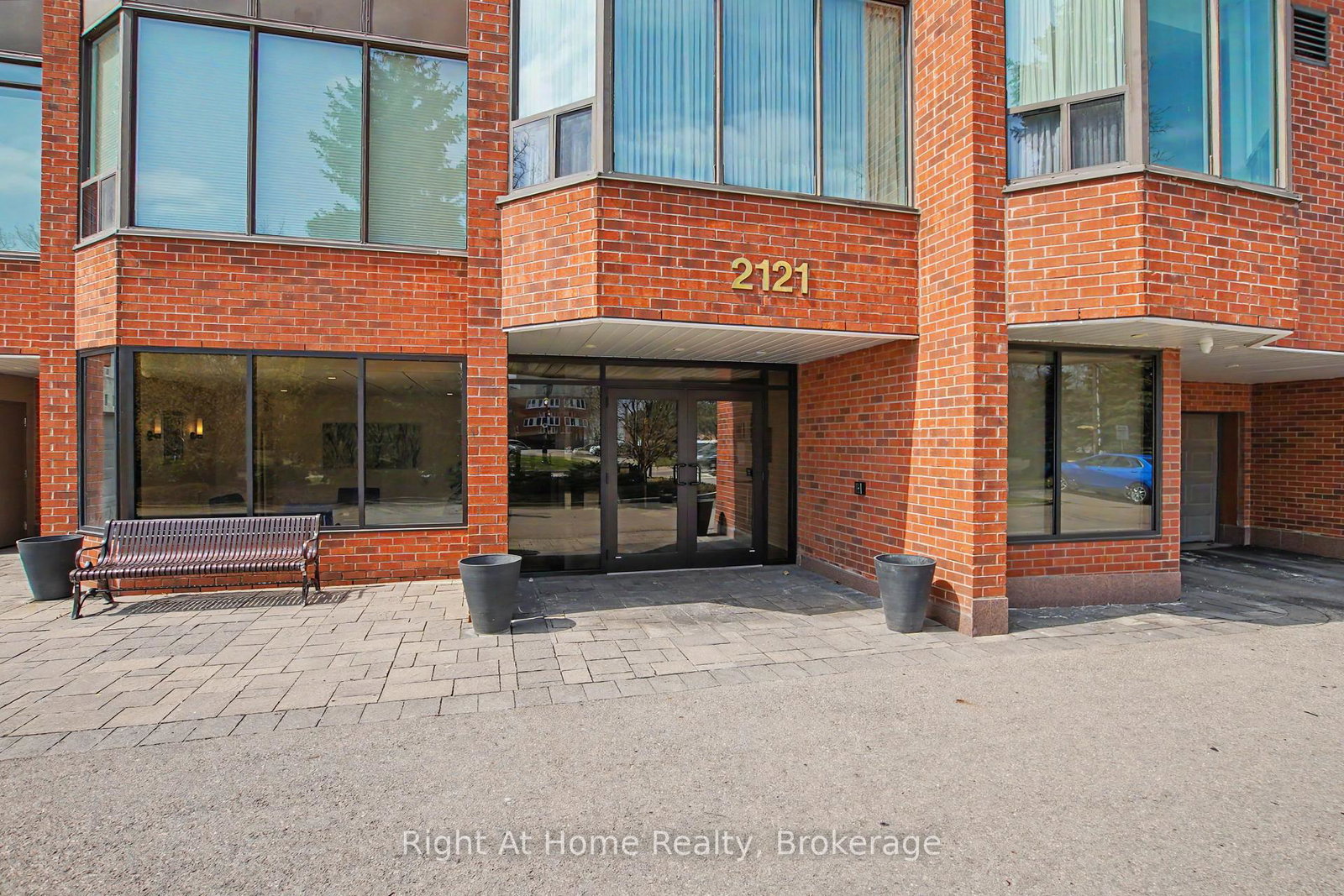 2121-lakeshore-road-burlington-ontario-w13007308