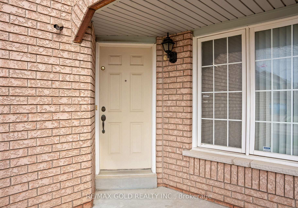 107-seclusion-crescent-brampton-ontario-w13007822