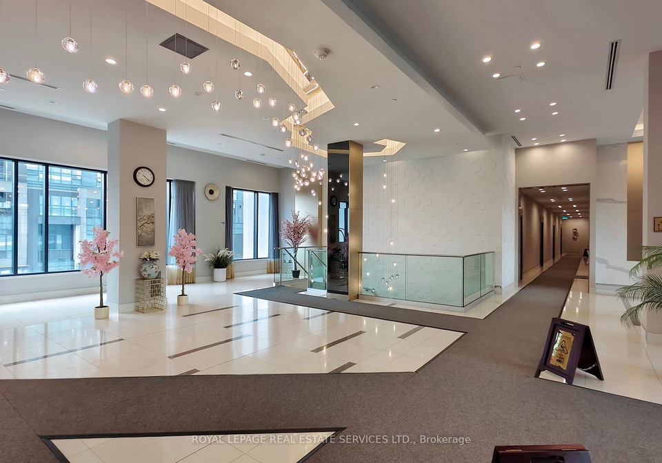 35-watergarden-dr-drive-mississauga-ontario-w13007824