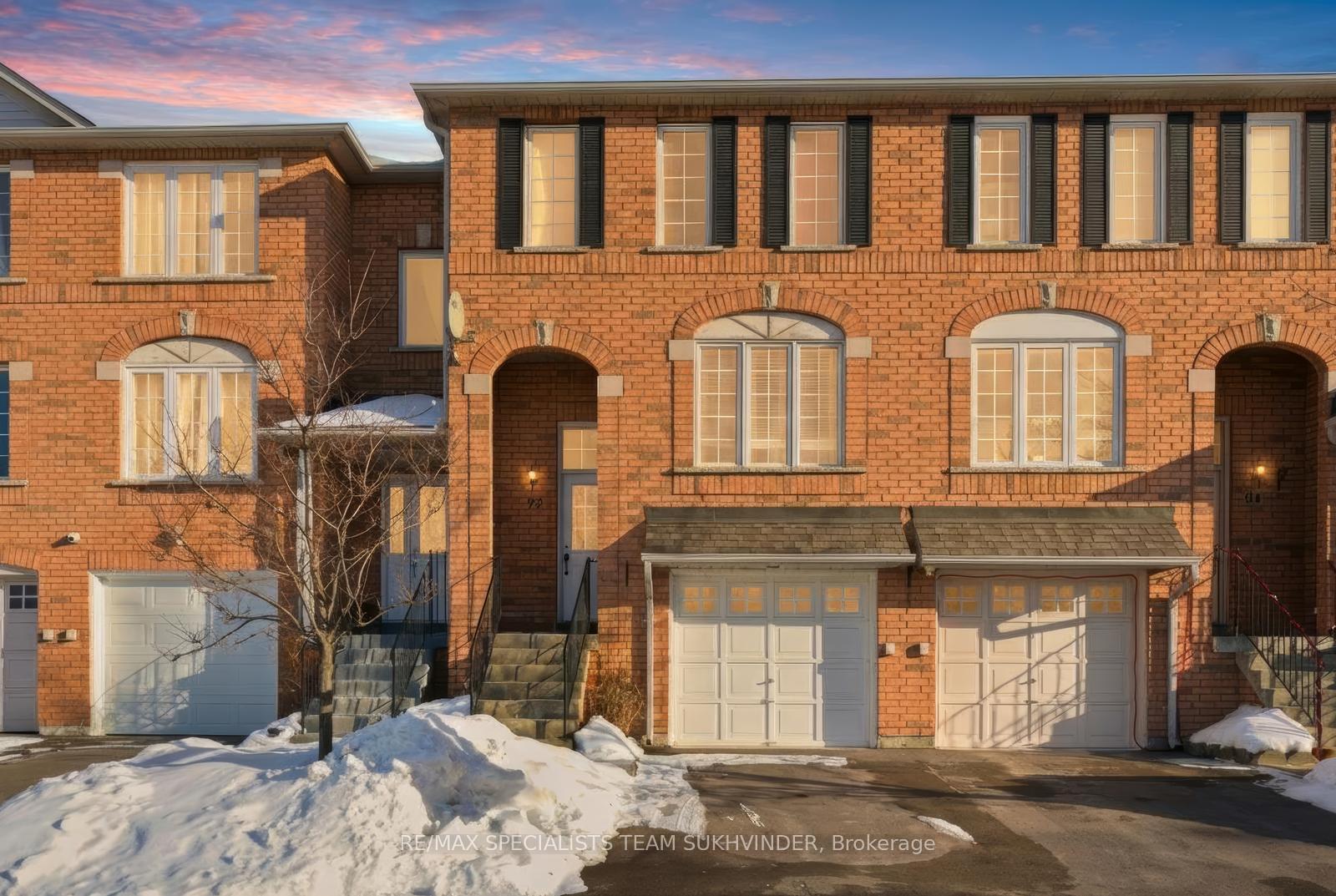 2-clay-brick-court-brampton-ontario-w13007918