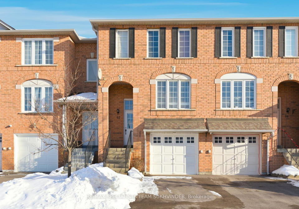 2-clay-brick-court-brampton-ontario-w13007918