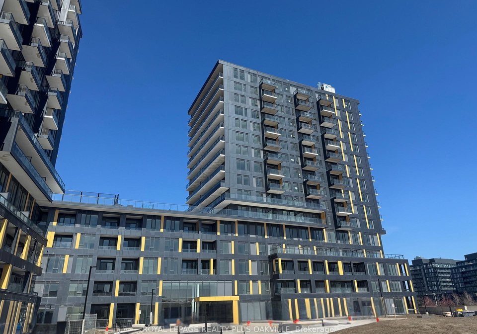 4878-powers-common-burlington-ontario-w13008012