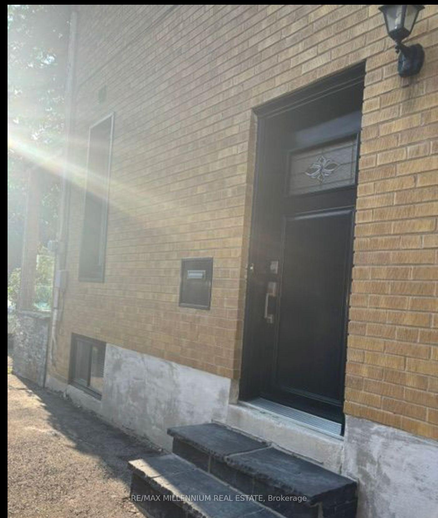 1341-freeport-drive-mississauga-ontario-w13008026