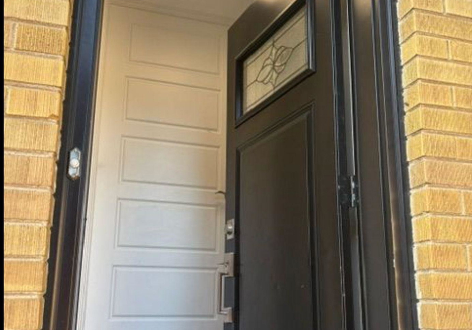 1341-freeport-drive-mississauga-ontario-w13008026