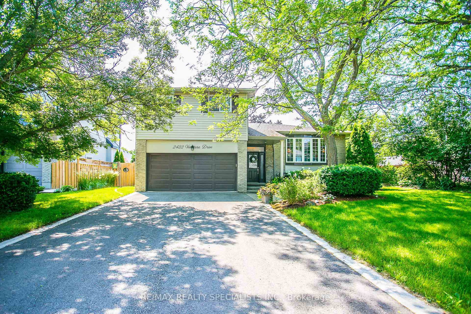 2422-ventura-drive-oakville-ontario-w13008080