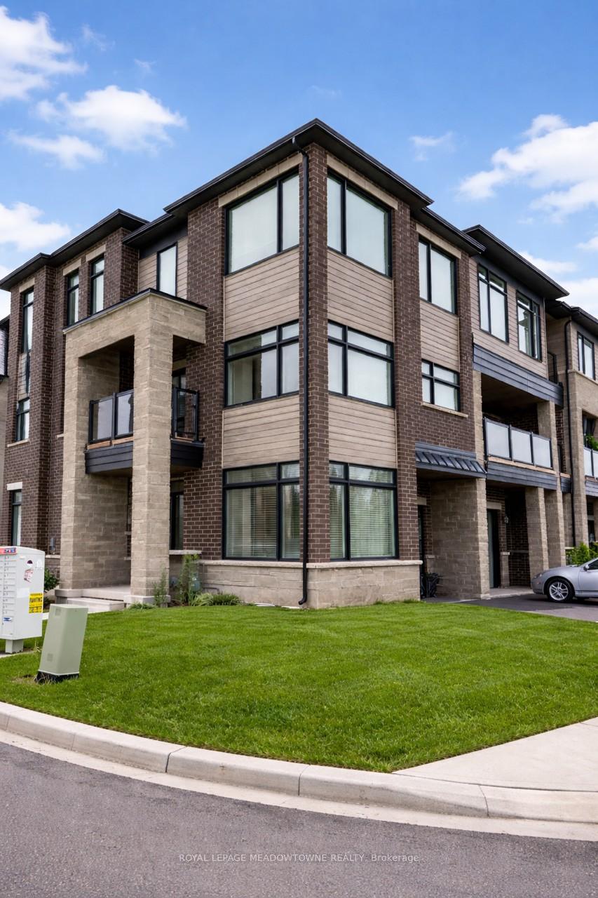 1560-hilson-heights-milton-ontario-w13008290