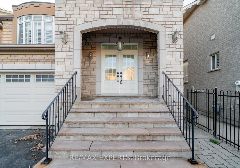 96-sedgewick-circle-brampton-ontario-w13008680