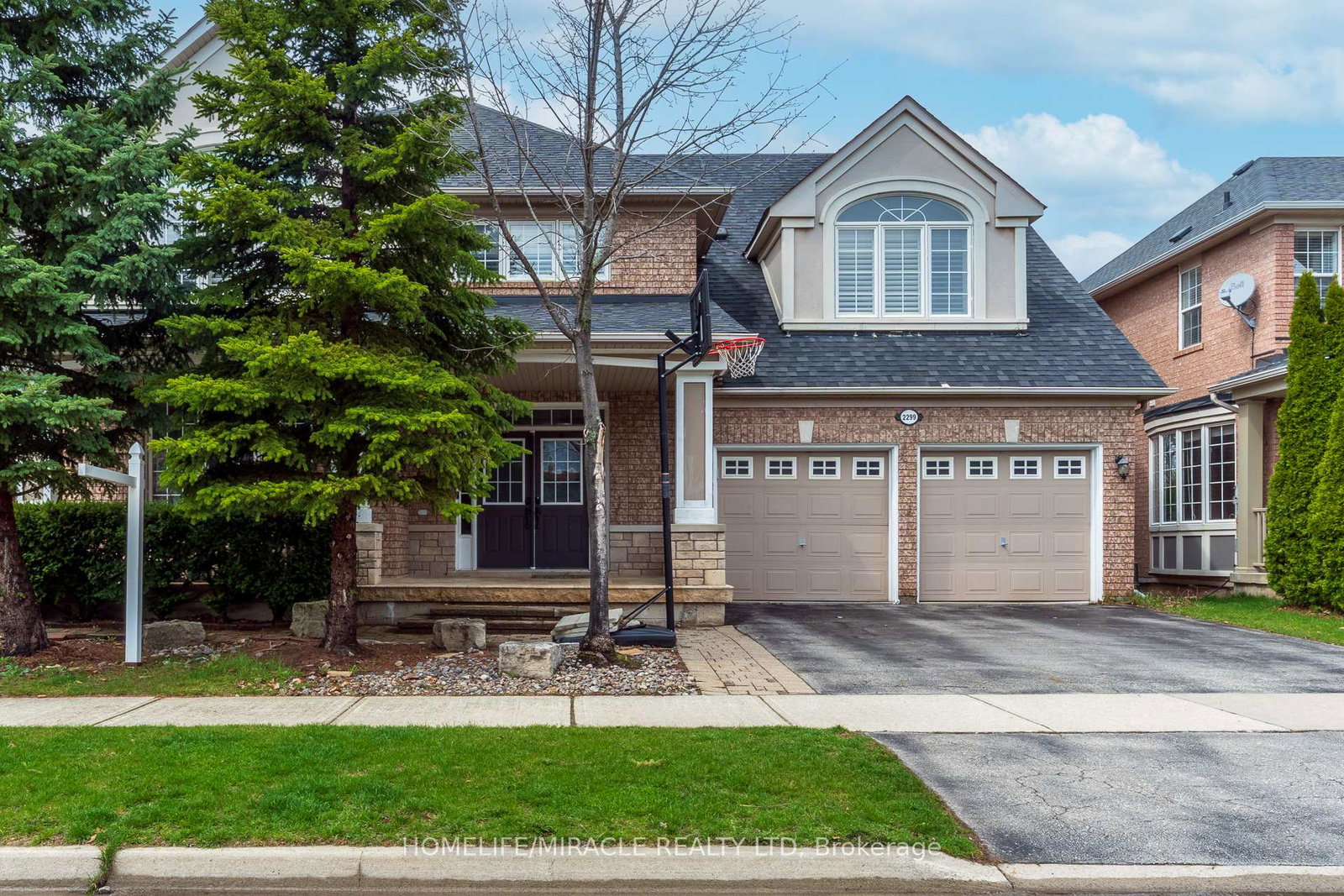2299-glazebrook-circle-oakville-ontario-w13009072