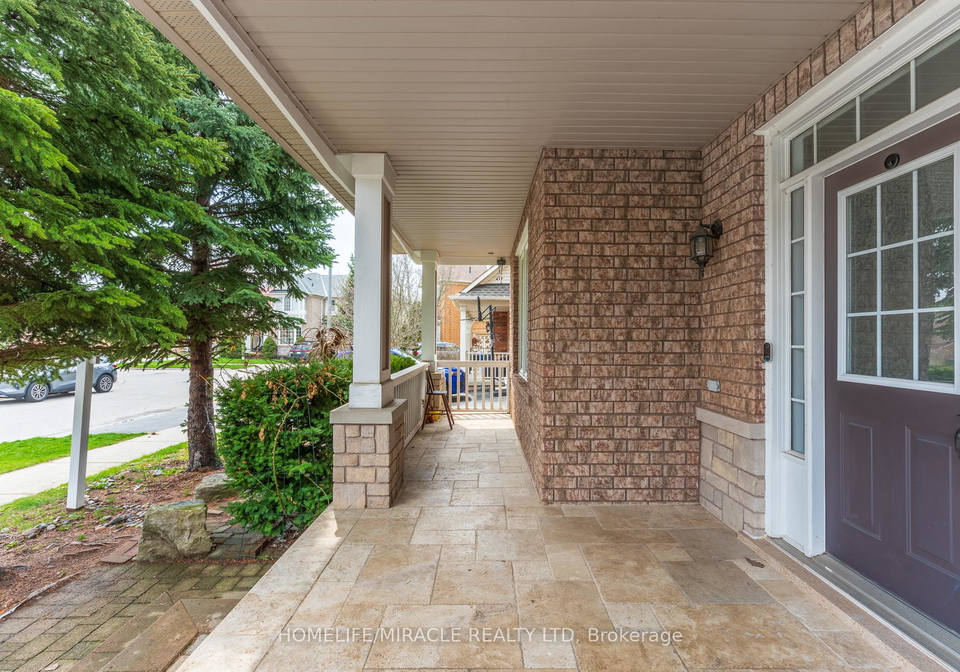2299-glazebrook-circle-oakville-ontario-w13009072