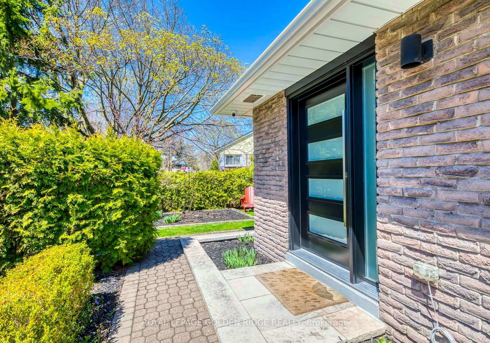 2220-elmhurst-avenue-oakville-ontario-w13009556