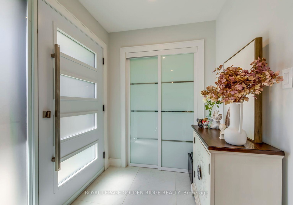 2220-elmhurst-avenue-oakville-ontario-w13009556