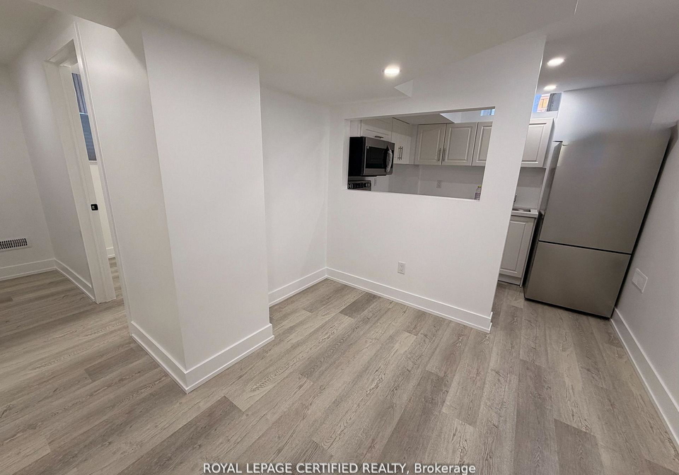 2129-glenfield-road-oakville-ontario-w13010076