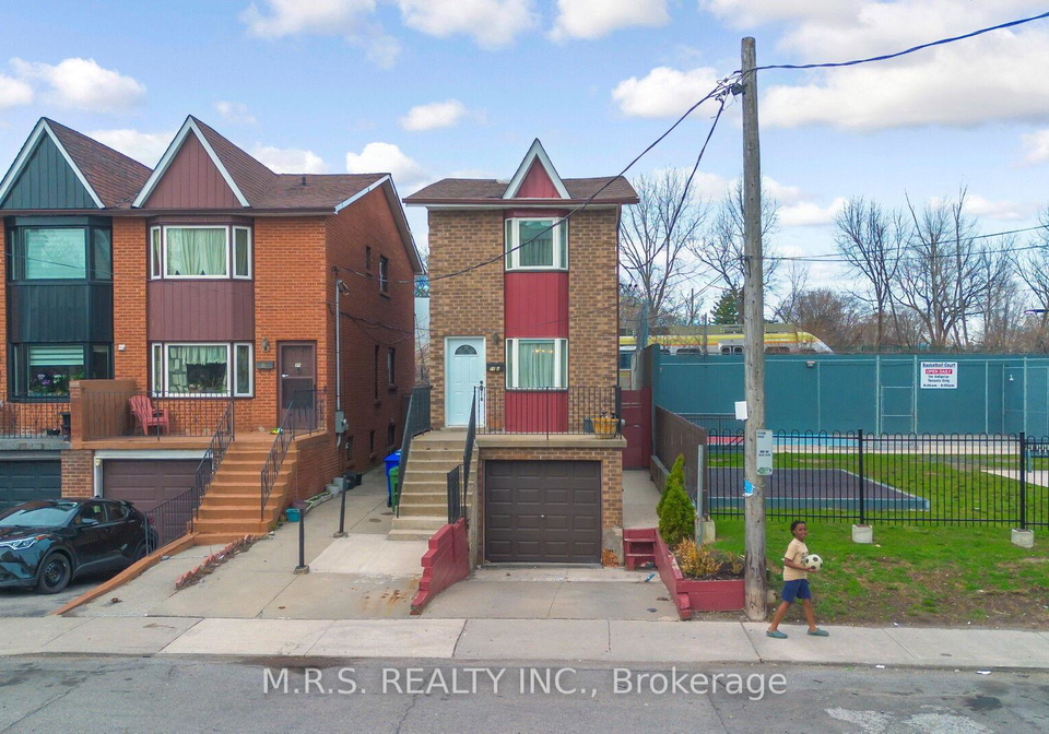 29a-south-station-street-north-york-ontario-w13010398