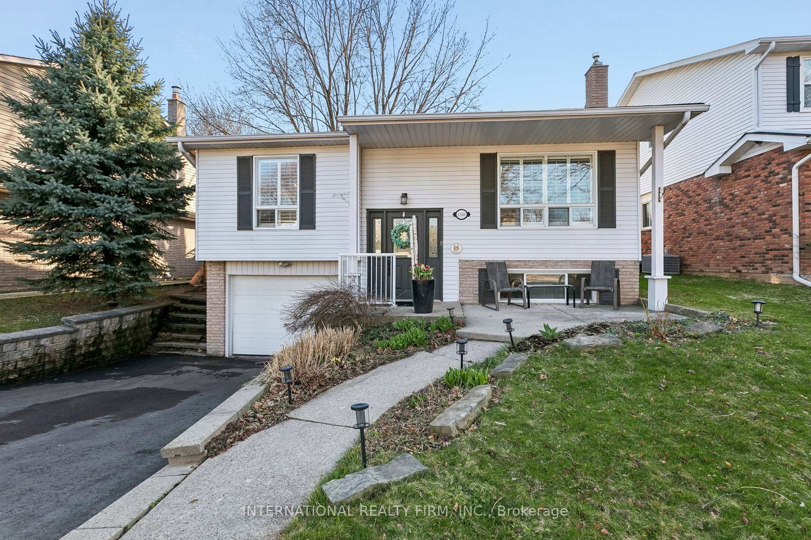 1326-roxborough-crescent-burlington-ontario-w13010454