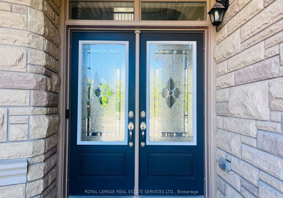 2366-chateau-common-oakville-ontario-w13010618