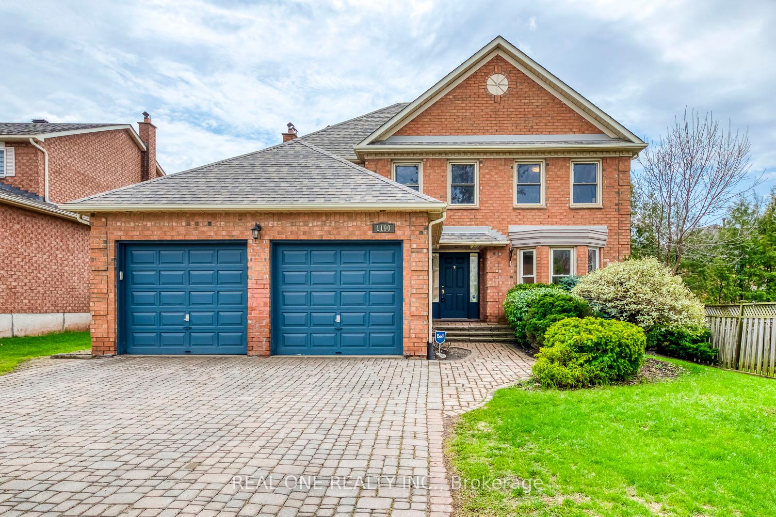 1190-valleybrook-drive-oakville-ontario-w13010638