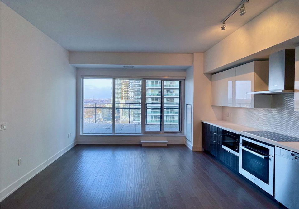 30-shore-breeze-drive-etobicoke-ontario-w13010722