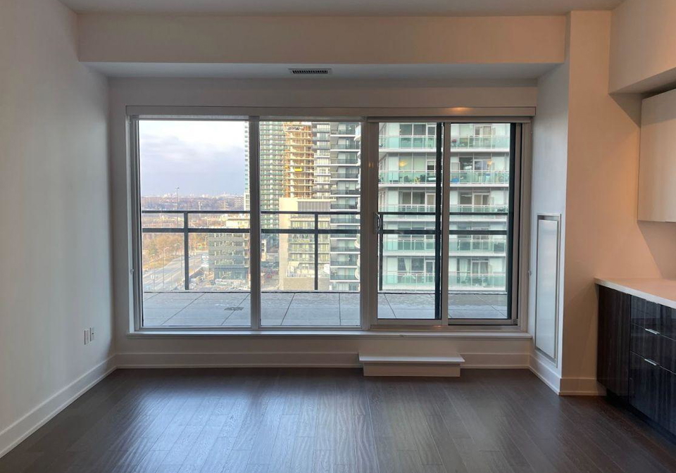 30-shore-breeze-drive-etobicoke-ontario-w13010722