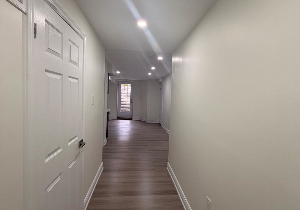 1-420-hincks-drive-milton-ontario-w13010818
