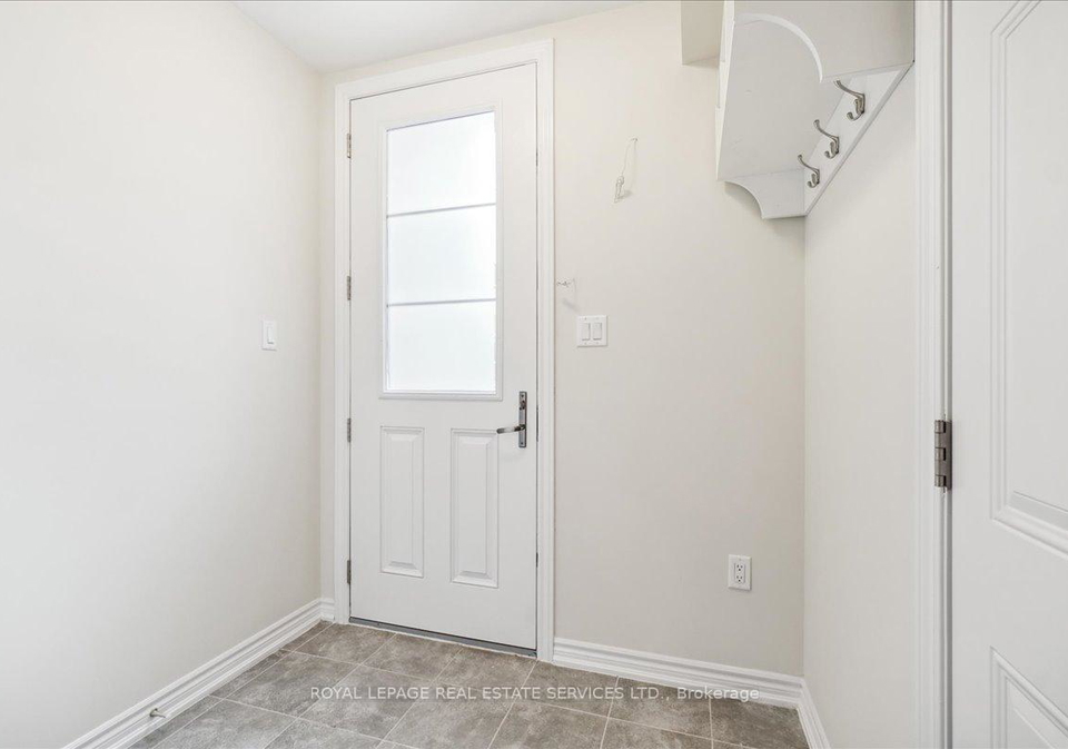 2096-fairmont-common-burlington-ontario-w13010990