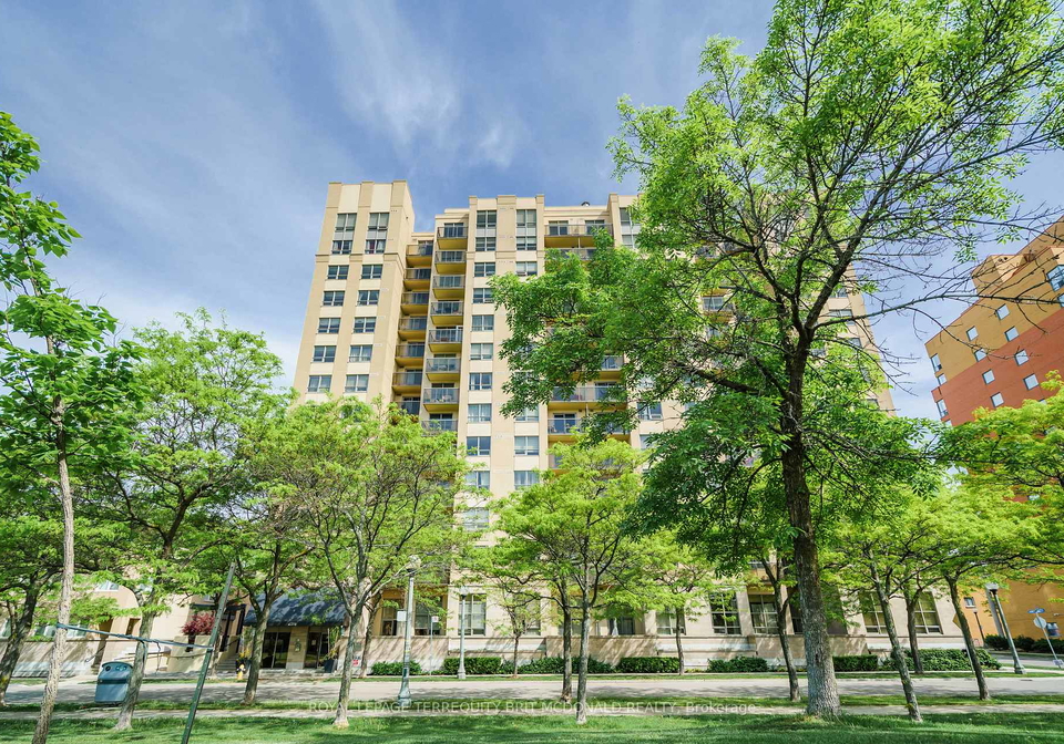 4-elsinore-path-etobicoke-ontario-w13010994
