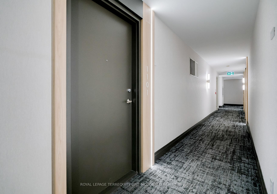 4-elsinore-path-etobicoke-ontario-w13010994
