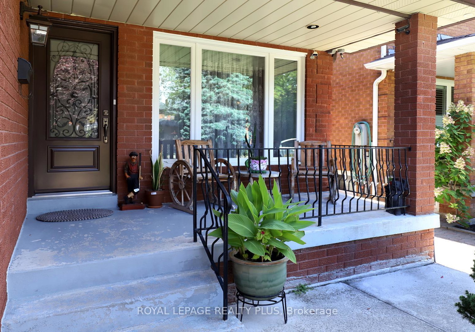 1086-hedge-drive-mississauga-ontario-w13011304