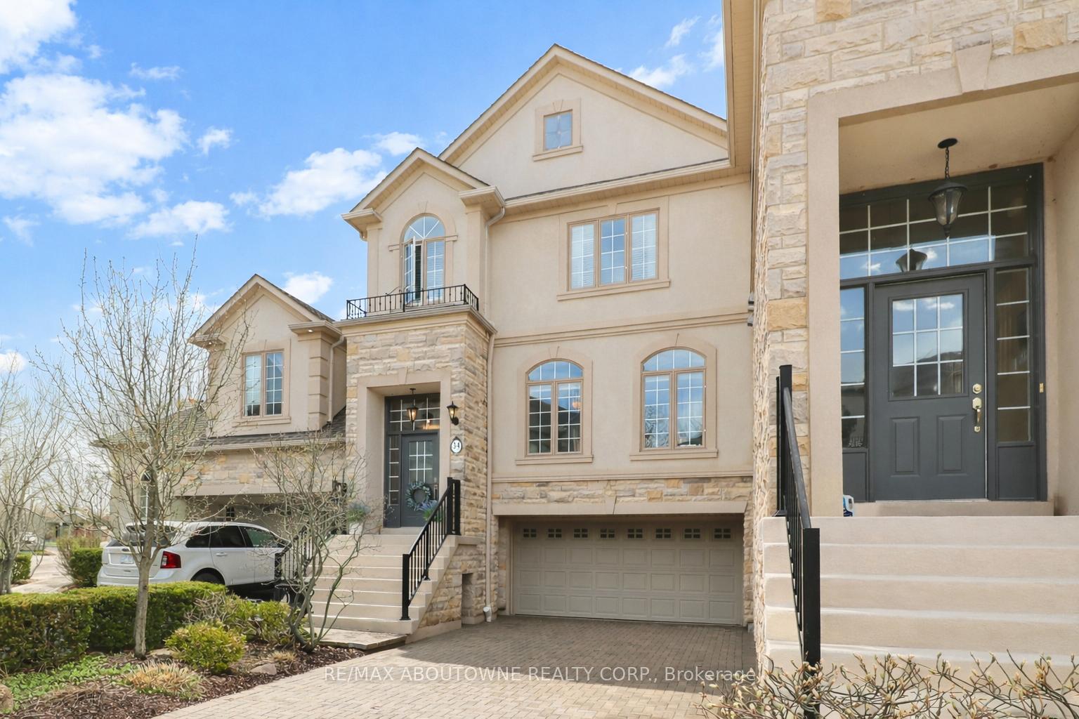 2400-neyagawa-boulevard-oakville-ontario-w13011346