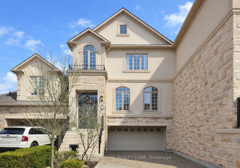 2400-neyagawa-boulevard-oakville-ontario-w13011346