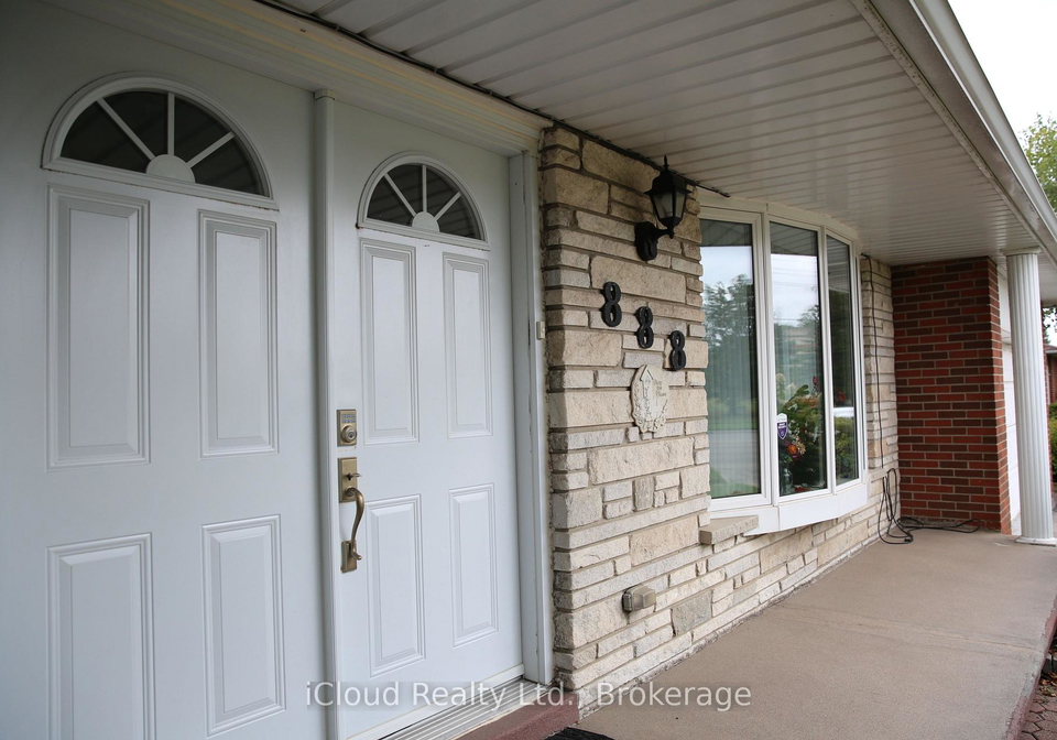 888-bloor-street-mississauga-ontario-w13011590