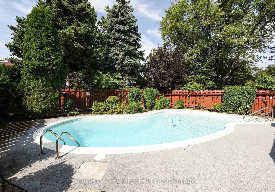 21-mitre-place-etobicoke-ontario-w13011668