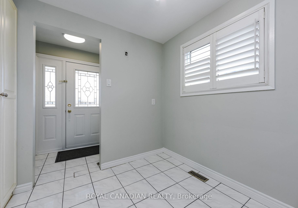 7566-lockington-crescent-mississauga-ontario-w13012158