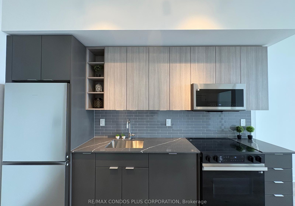 2075-lakeshore-road-burlington-ontario-w13012262