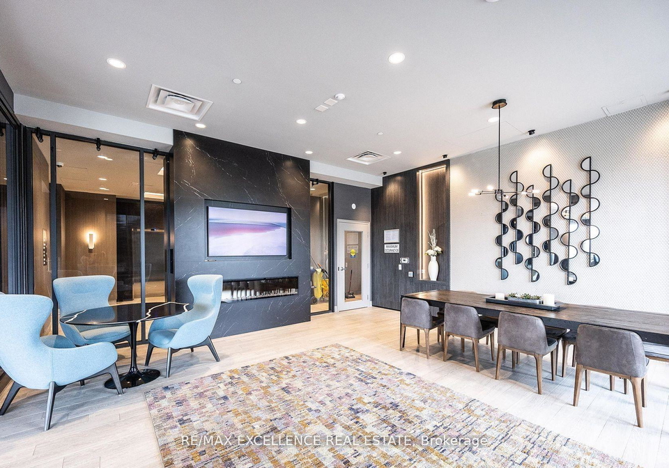 95-dundas-street-w-oakville-ontario-w13012542