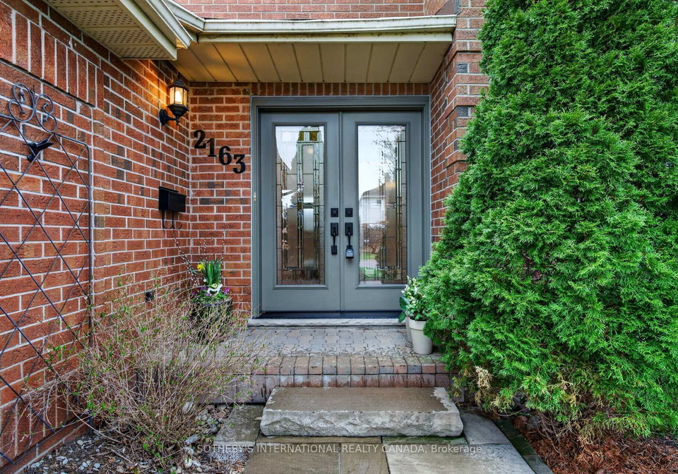 2163-winding-way-burlington-ontario-w13012568
