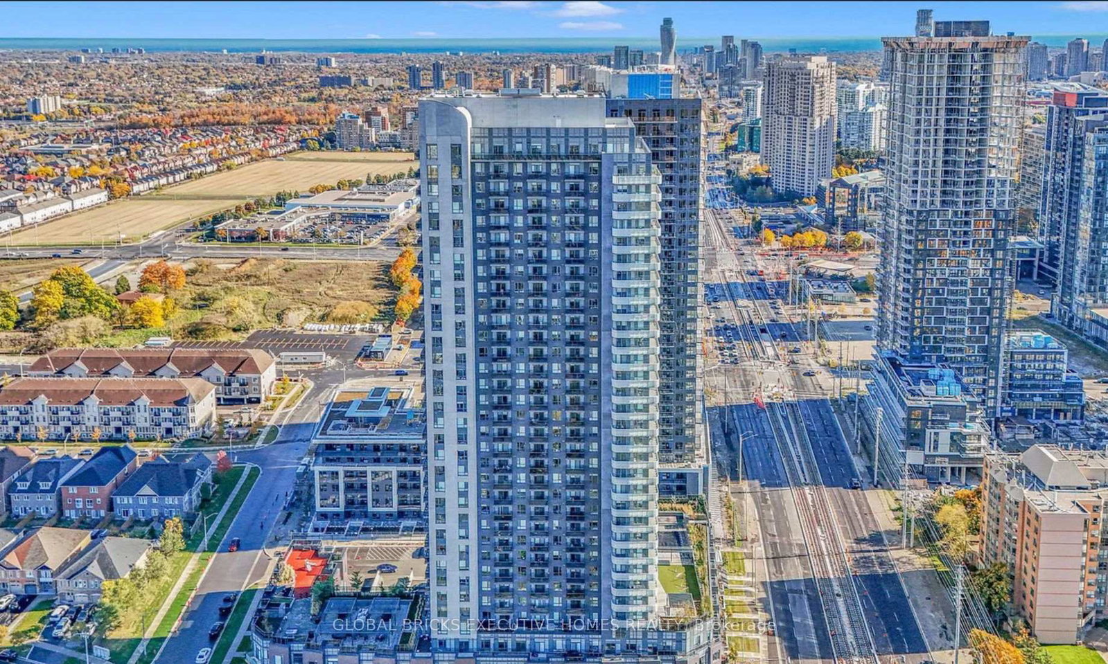 8-nahani-way-mississauga-ontario-w13012578