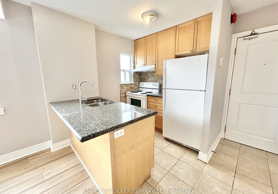11-thirty-third-street-etobicoke-ontario-w13012722