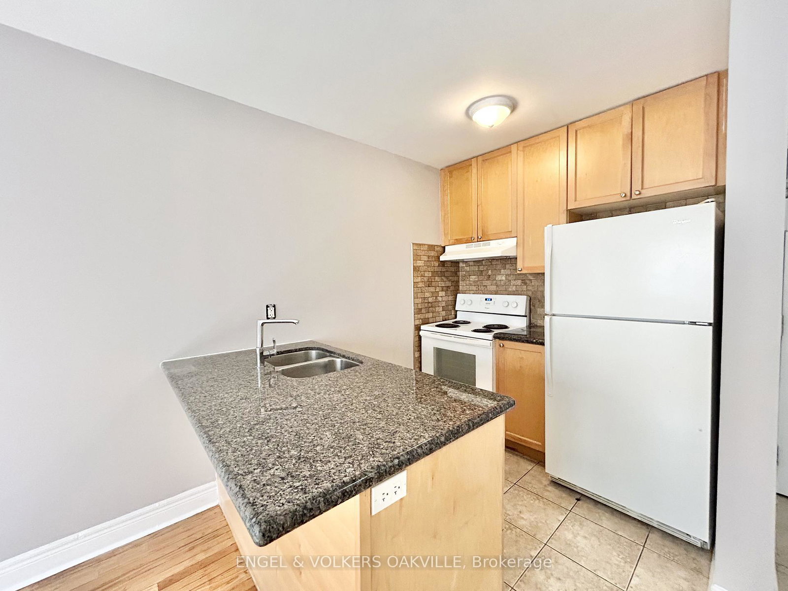 15-thirty-third-street-etobicoke-ontario-w13012724