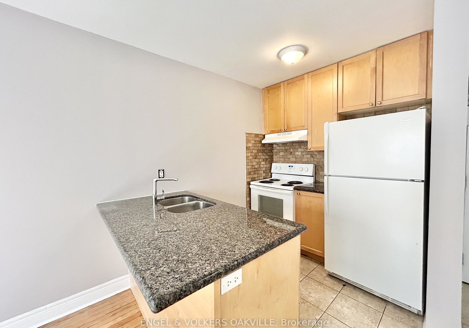 15-thirty-third-street-etobicoke-ontario-w13012724